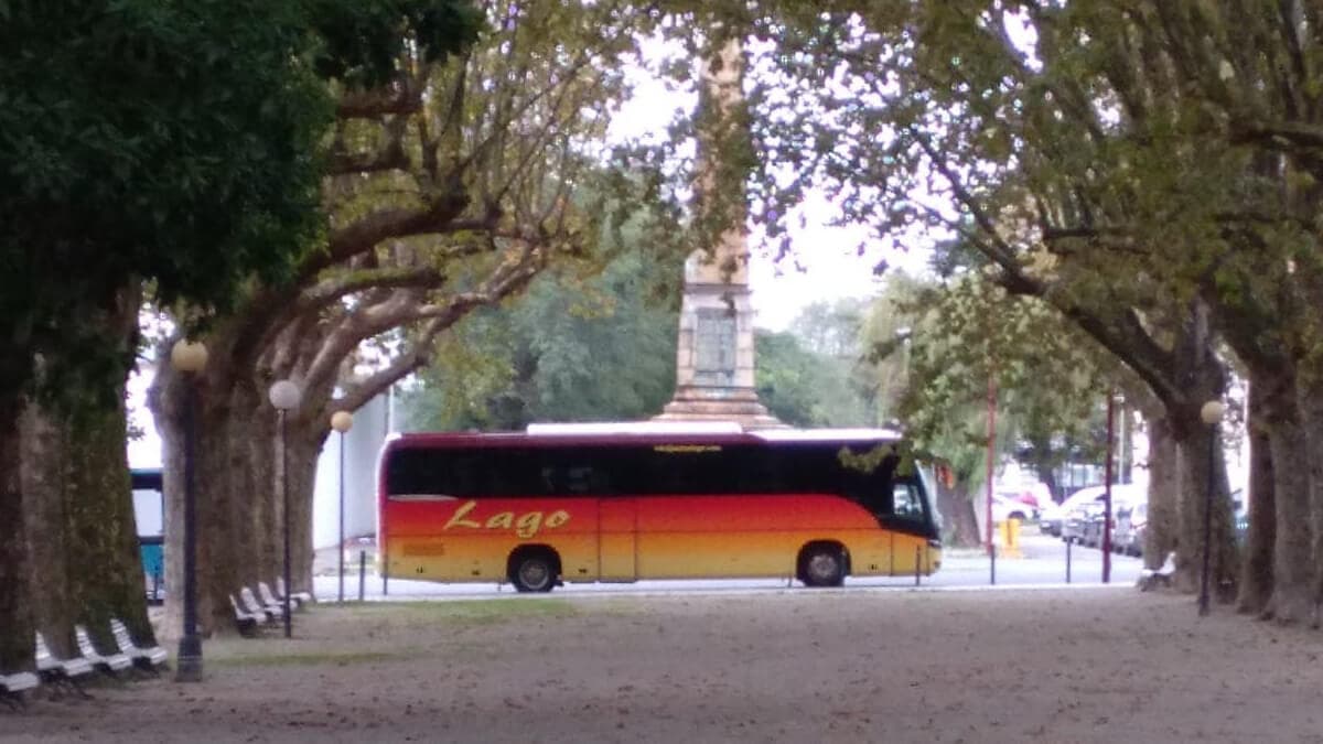 Autocar de 55 plazas de Autos Lago